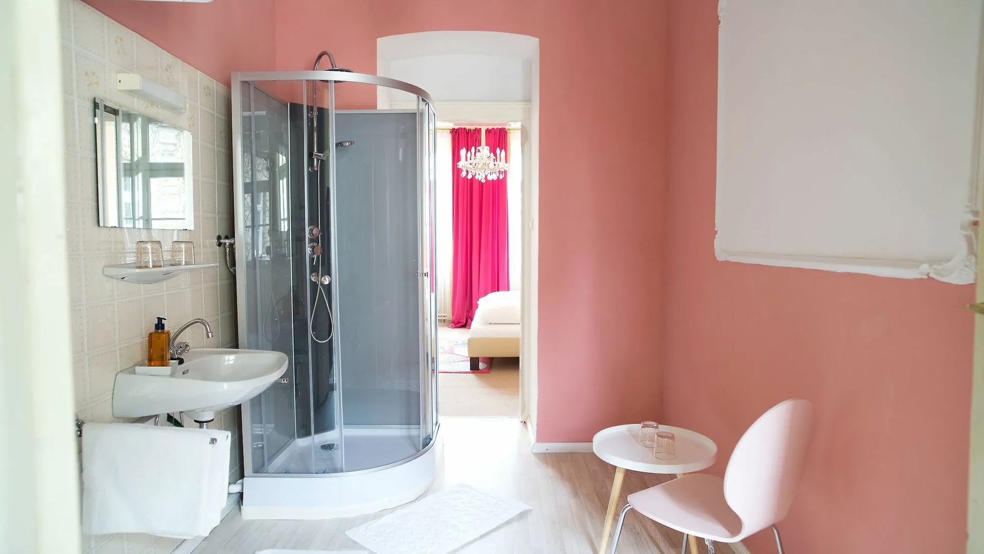 Fink Low Budget Rooms Bécs
