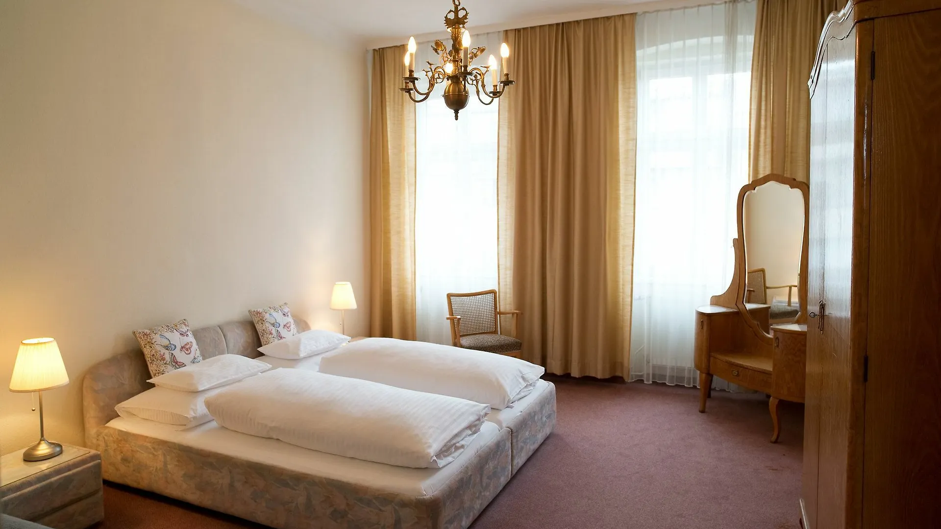 Fink Low Budget Rooms Вена Гостевой дом